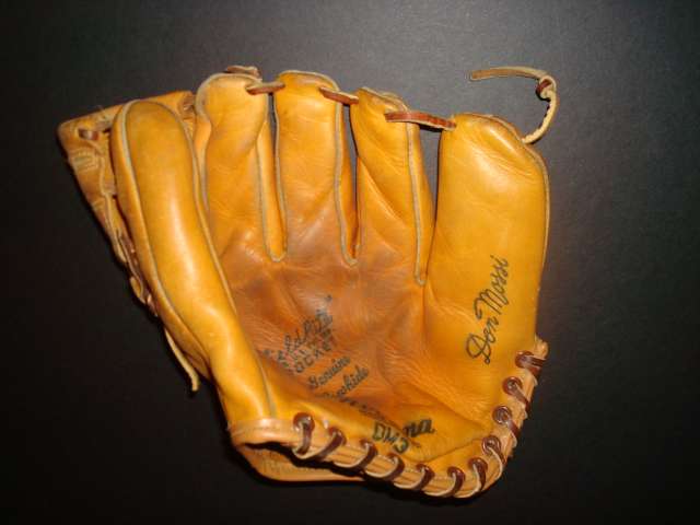 Don Mossi Nokona DM3 Front